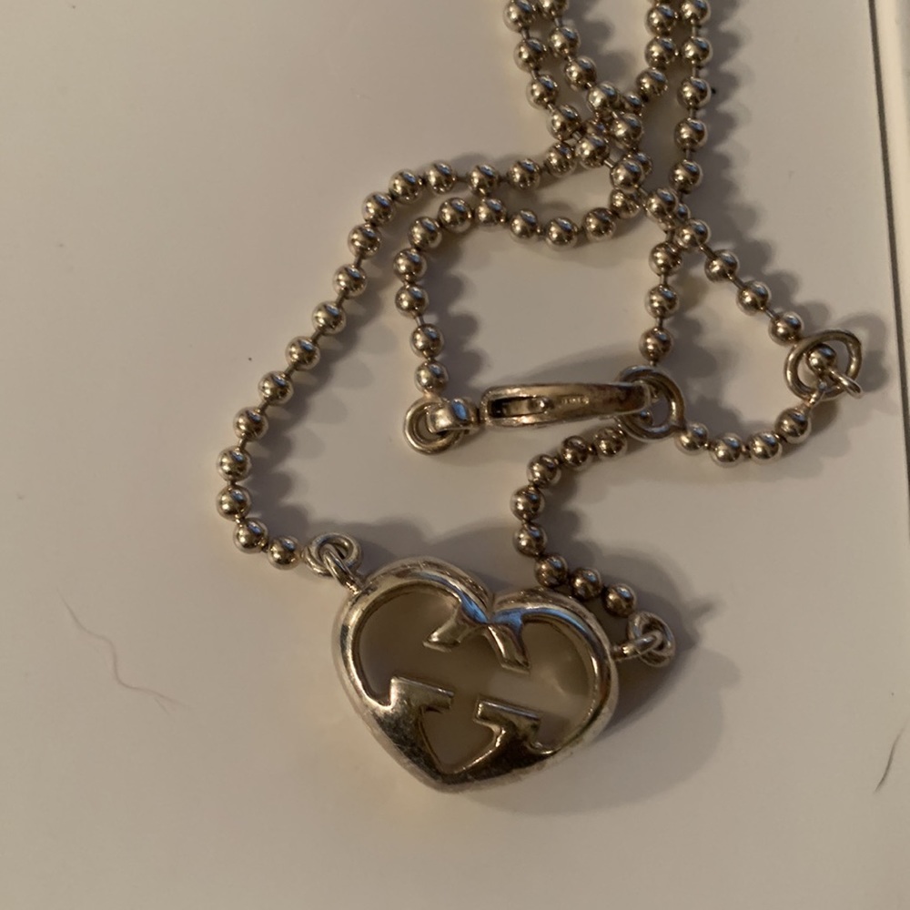 Gucci heart shaped interlocking necklace - Picture 3 of 6